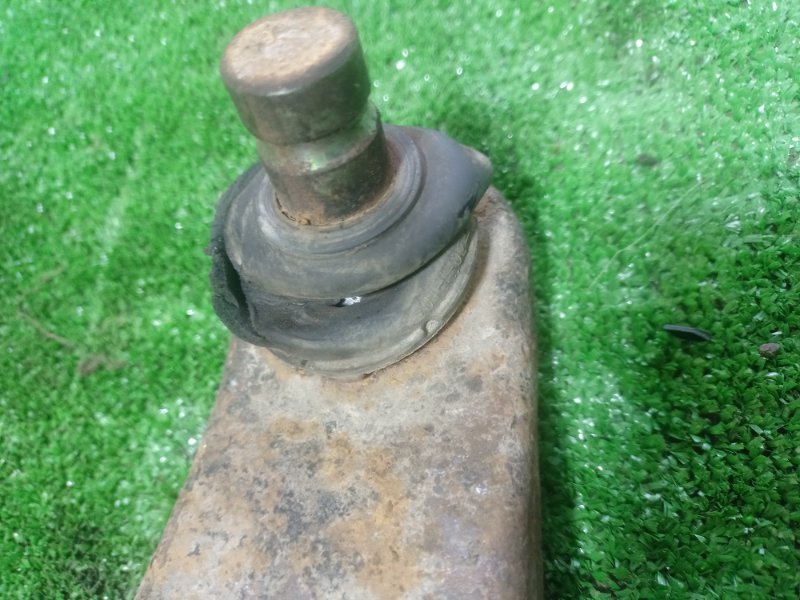 Рычаг подвески нижний передний левый Mitsubishi Лансер 9 седан 1.3 4G13