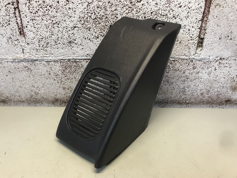 Накладка на торпедо Mitsubishi ETERNA 1993 Седан 2.0 6A12 MB869306 Б/У