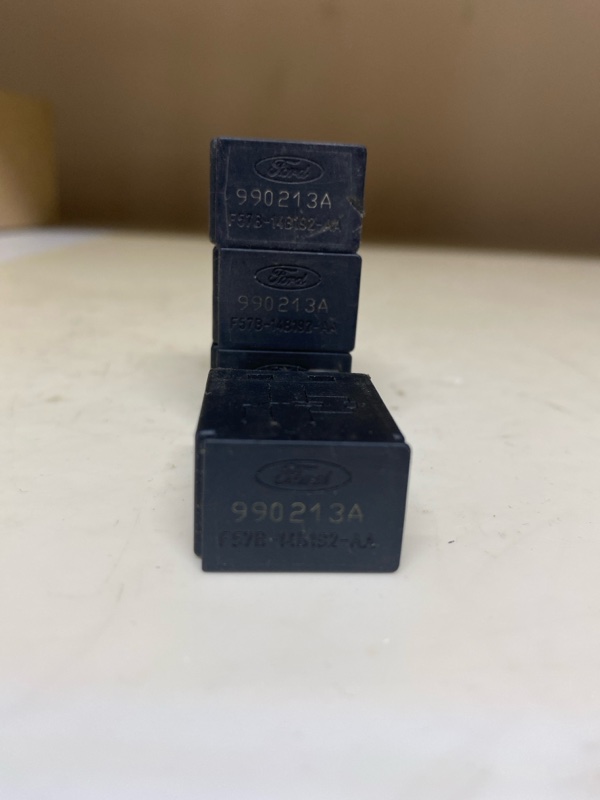 Реле Mondeo 3 2002 Лифтбек 1.8 Реле Mondeo 3 2002 Лифтбек 1.8