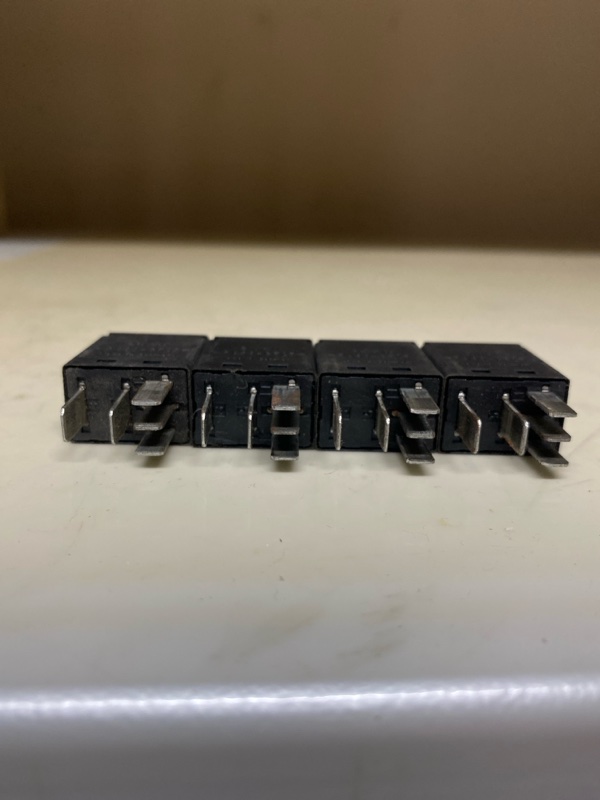 Реле Mondeo 3 2002 Лифтбек 1.8 Реле Mondeo 3 2002 Лифтбек 1.8