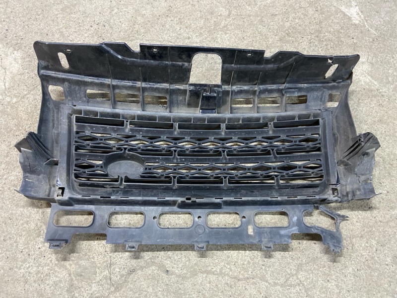 Решетка радиатора Freelander 2 2006-2014