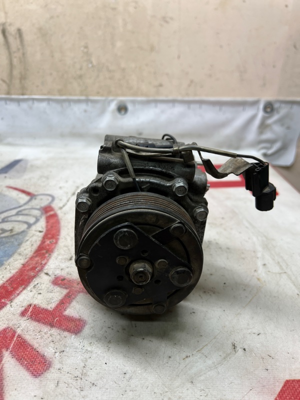 Компрессор кондиционера Mitsubishi Space Star 1 4g13