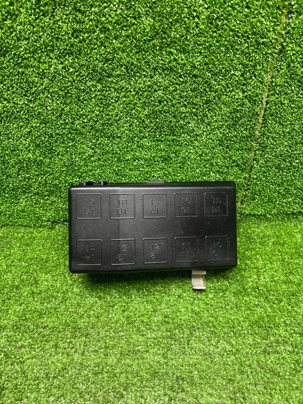 Крышка блока предохранителей Opel Vectra B 09136102 Б/У