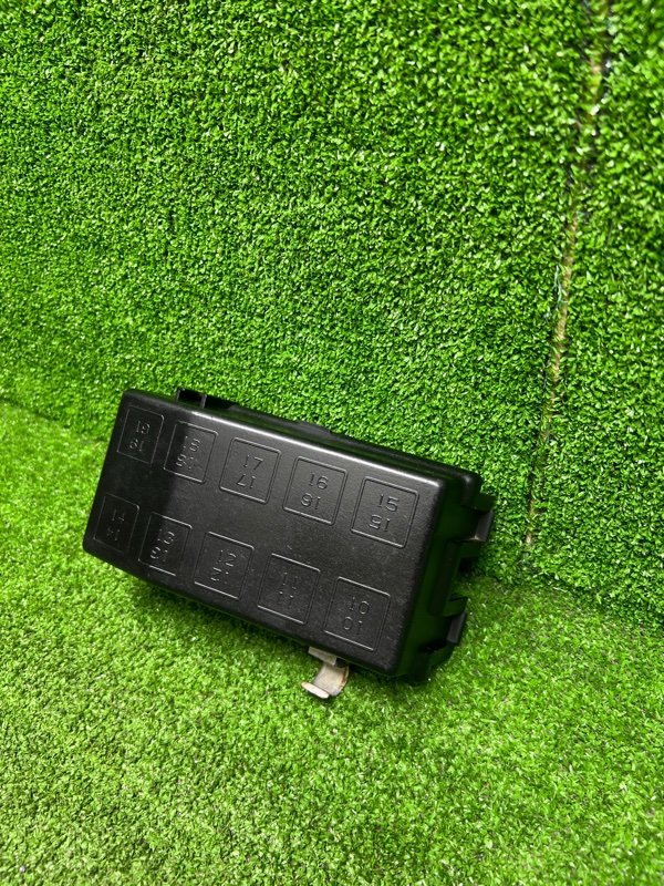 Крышка блока предохранителей Opel Vectra B