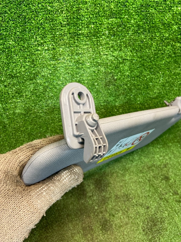 Козырек солнцезащитный правый Solaris 1