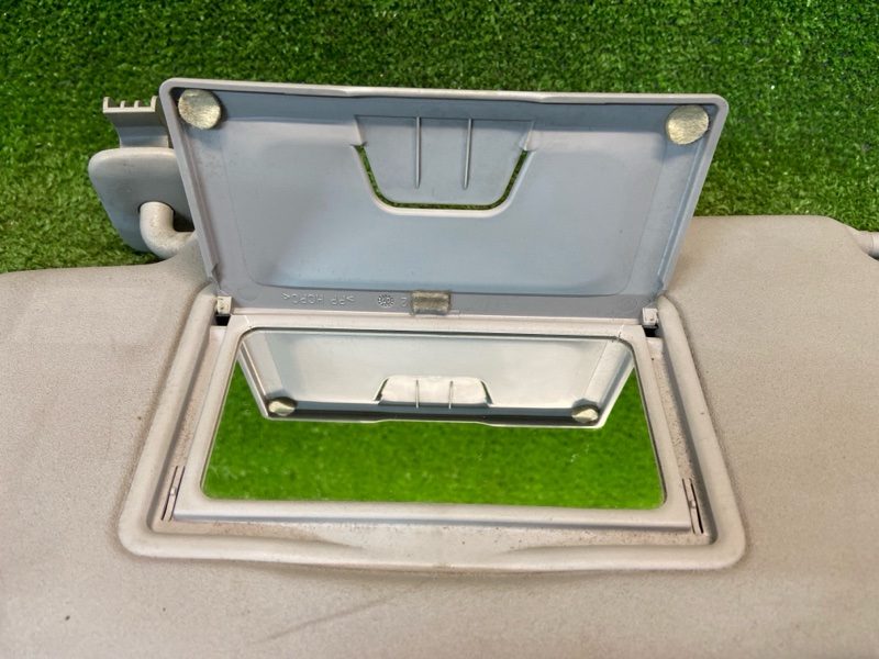 Козырек солнцезащитный левый 3BK