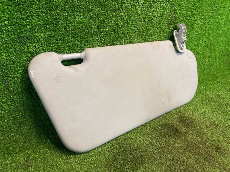 Козырек солнцезащитный левый 3BK