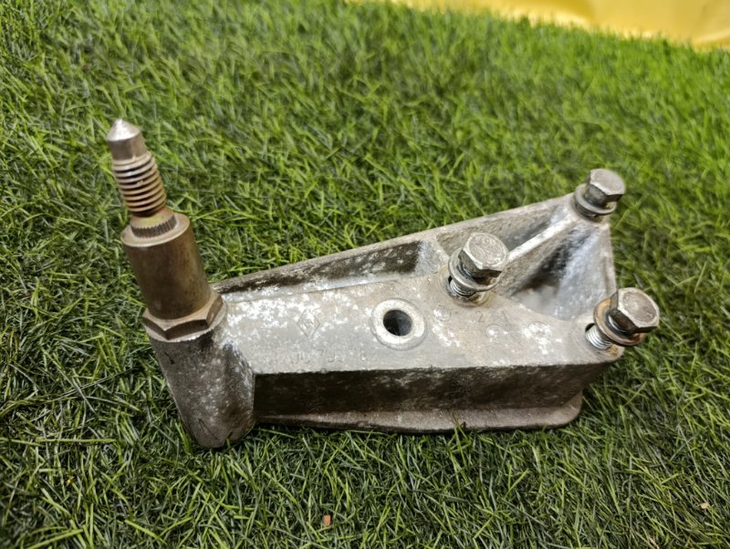 Кронштейн КПП KANGOO 1997-2008