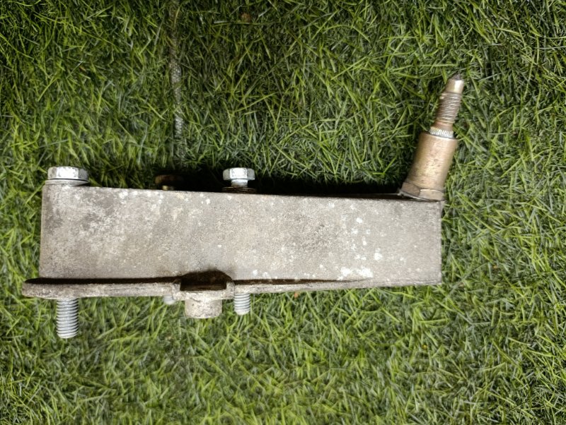 Кронштейн КПП KANGOO 1997-2008