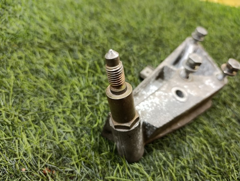 Кронштейн КПП KANGOO 1997-2008