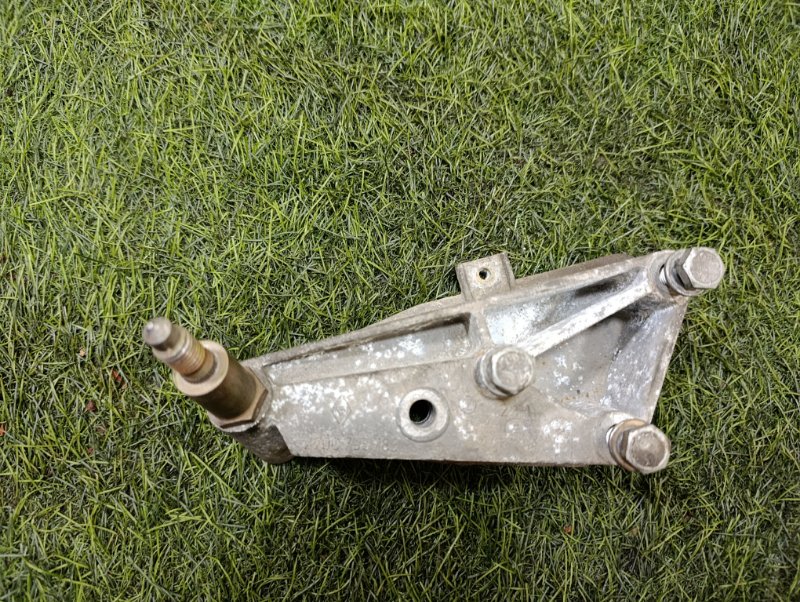 Кронштейн КПП KANGOO 1997-2008