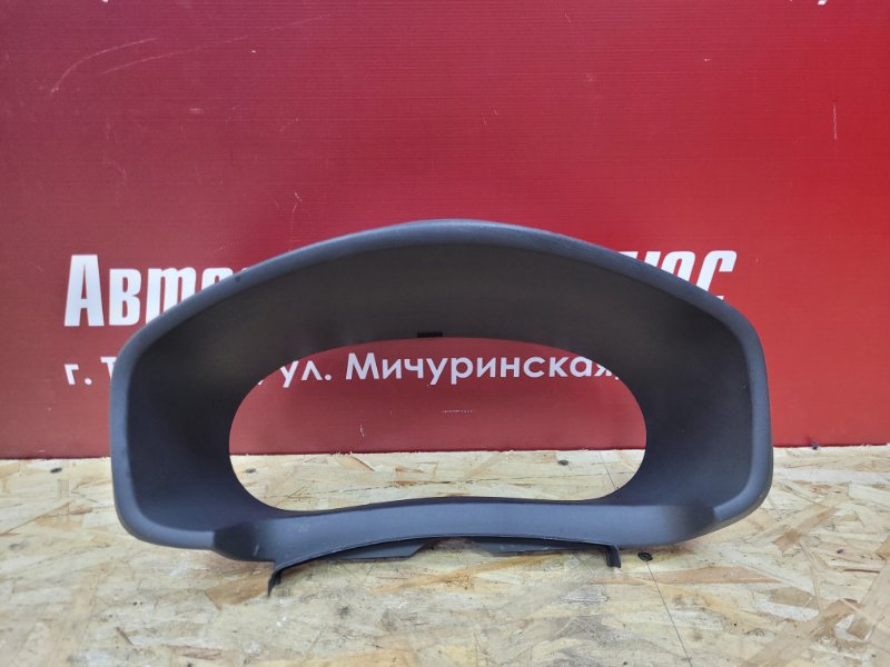 Козырек щитка приборов