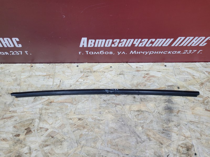 Уплотнитель стекла двери