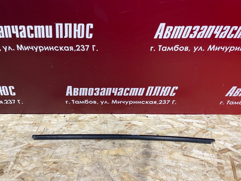 Уплотнитель стекла двери