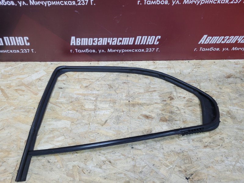 Уплотнитель стекла двери
