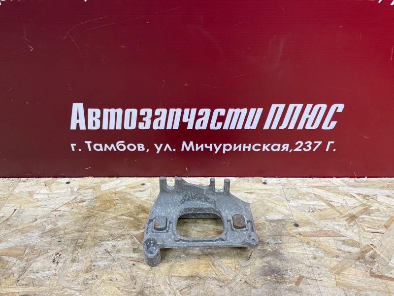 Кронштейн опоры двигателя