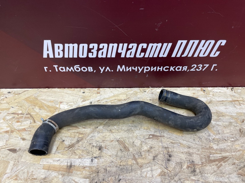 Верхний патрубок радиатора