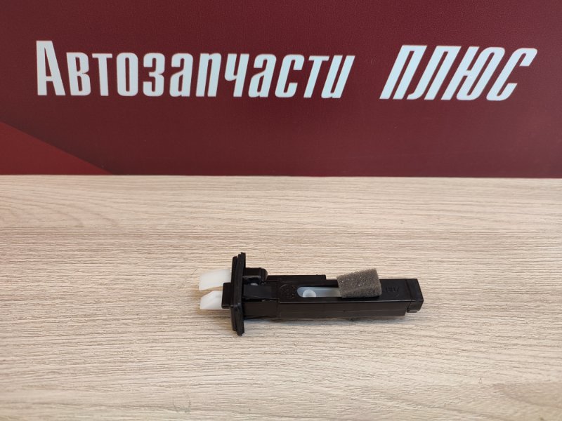 Замок лючка бензобака
