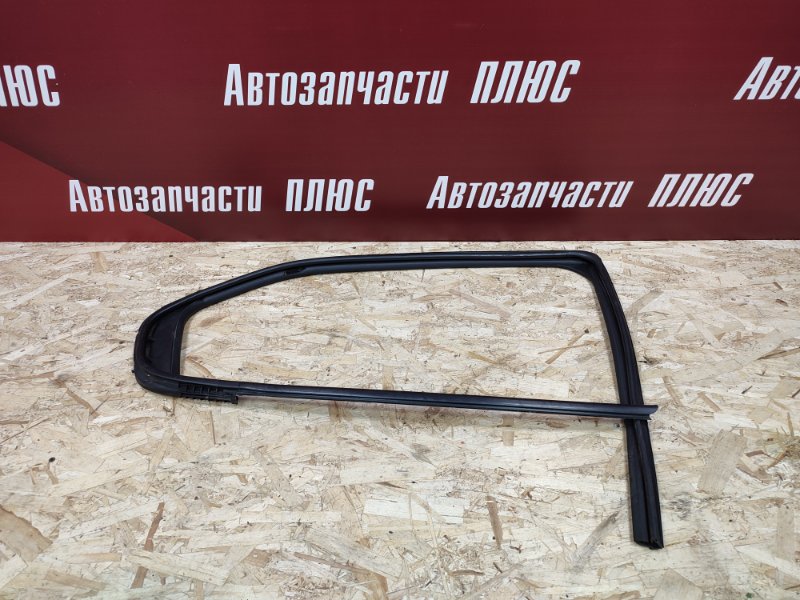 Уплотнитель стекла двери