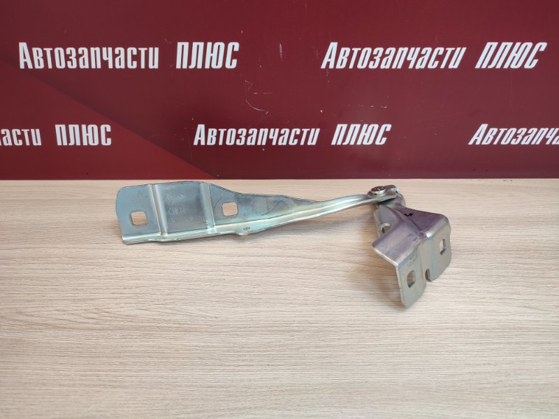 Петля капота