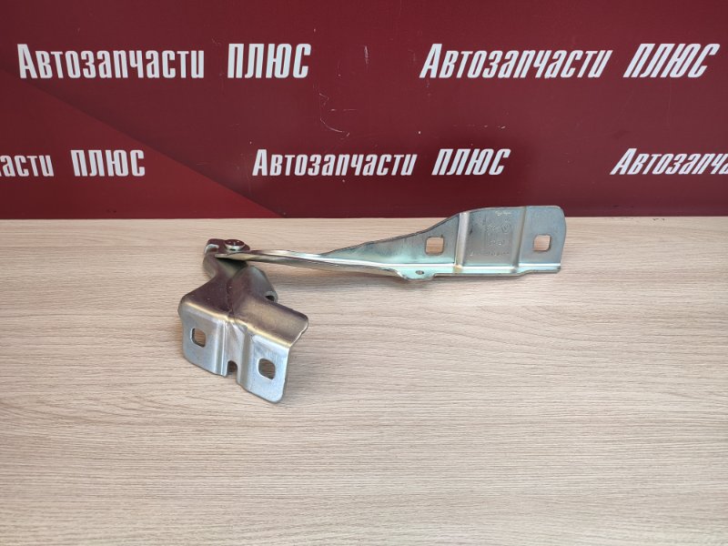 Петля капота