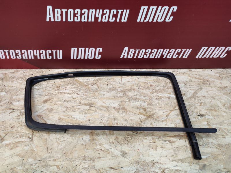 Уплотнитель стекла двери