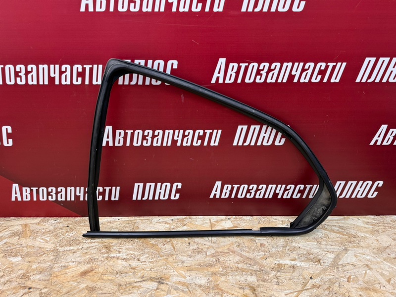 Уплотнитель стекла двери