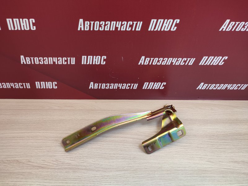 Петля капота