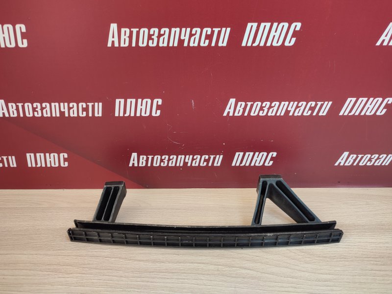 Направляющая стекла двери