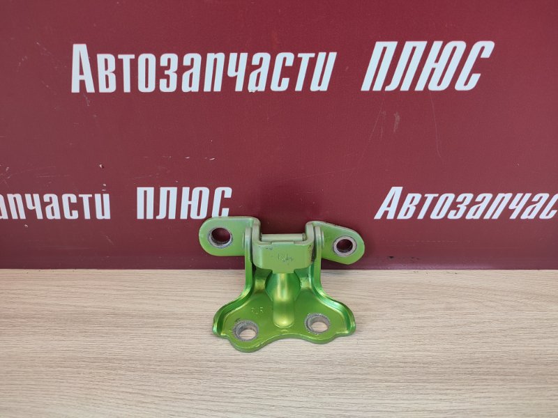 Петля двери