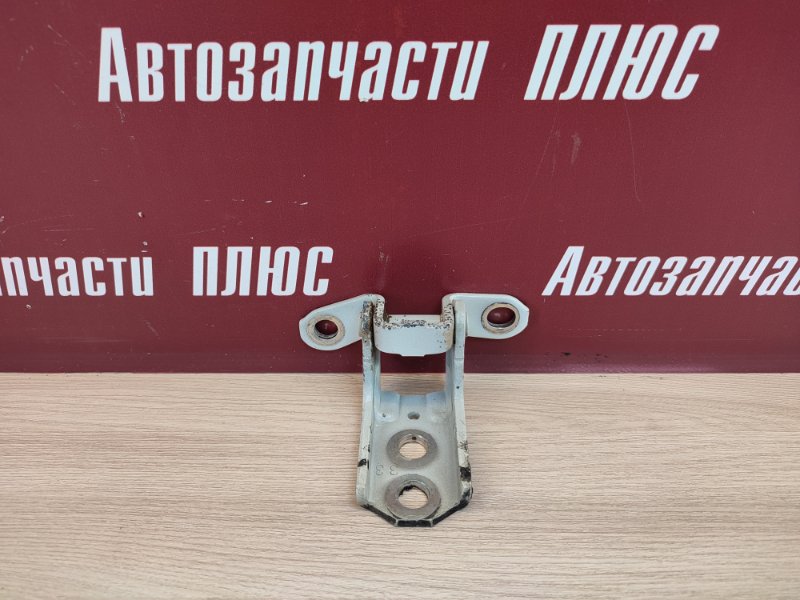 Петля двери