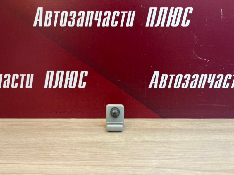 Крепление солнцезащитного козырька