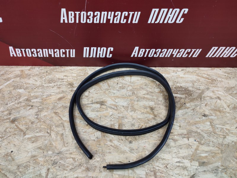 Уплотнитель проема двери