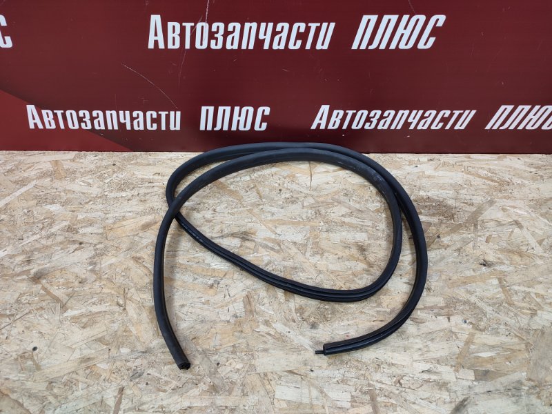 Уплотнитель проема двери