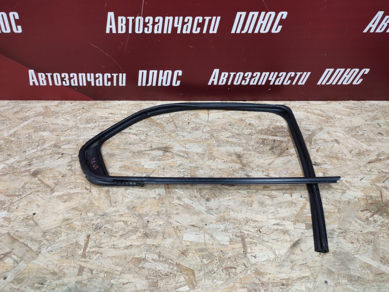 Уплотнитель стекла двери