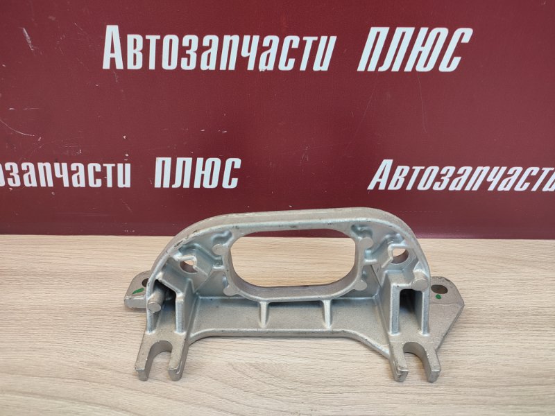 Кронштейн опоры кпп