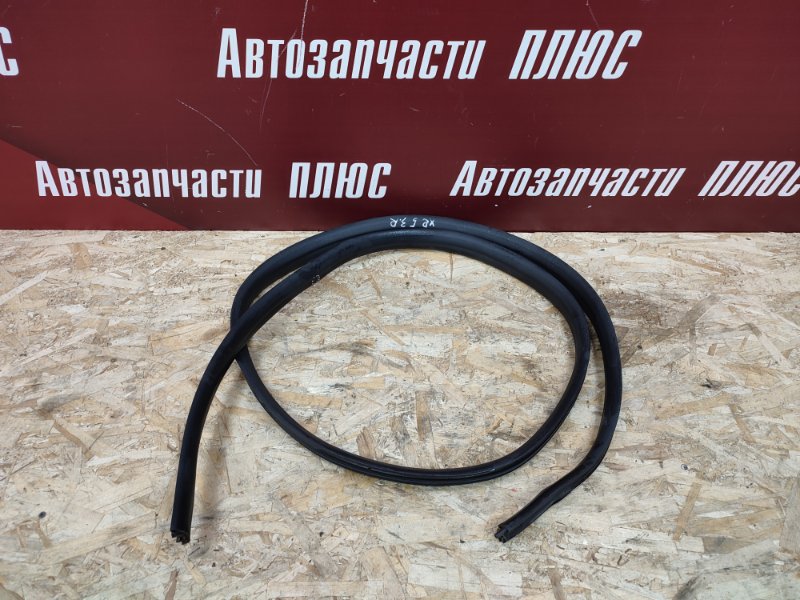 Уплотнитель проема двери