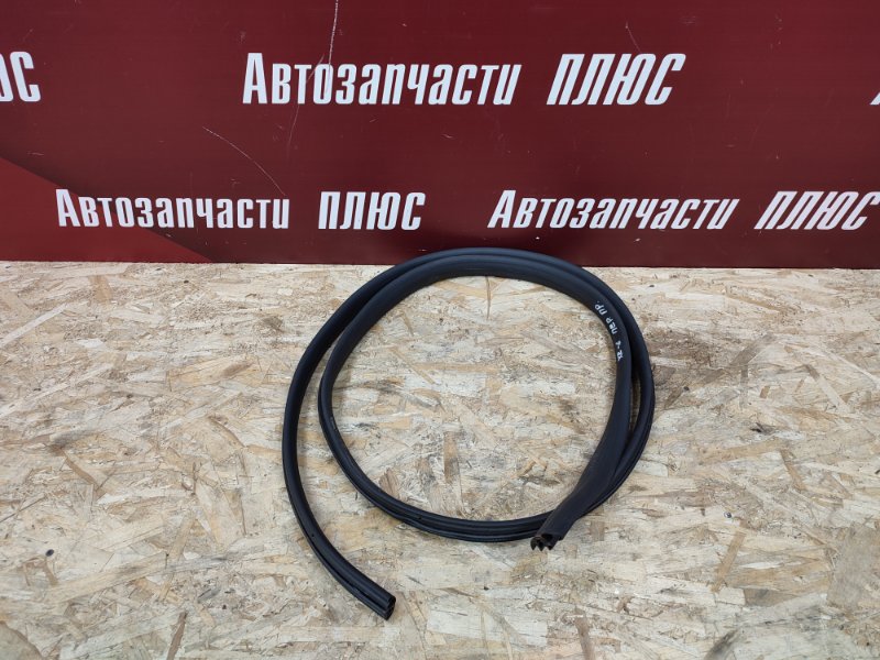 Уплотнитель проема двери