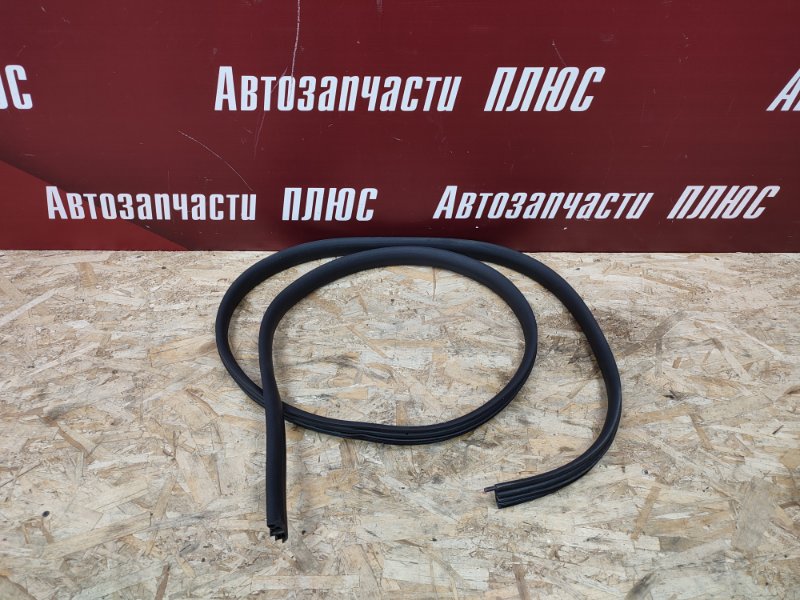 Уплотнитель проема двери