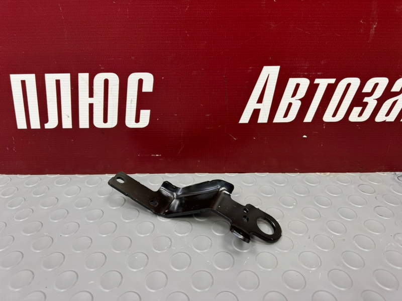 Кронштейн двигателя