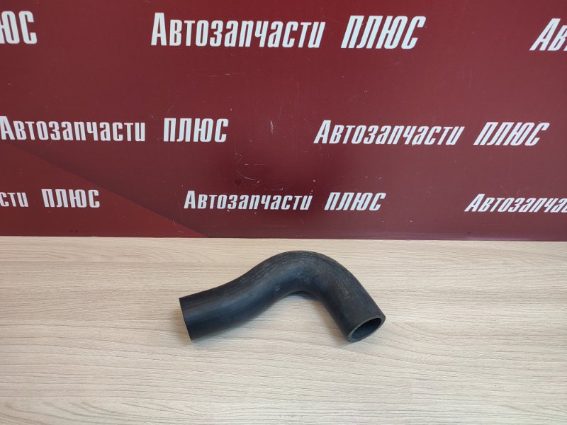 Верхний патрубок радиатора