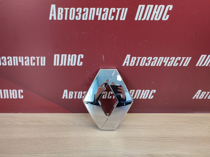 Эмблема крышки багажника