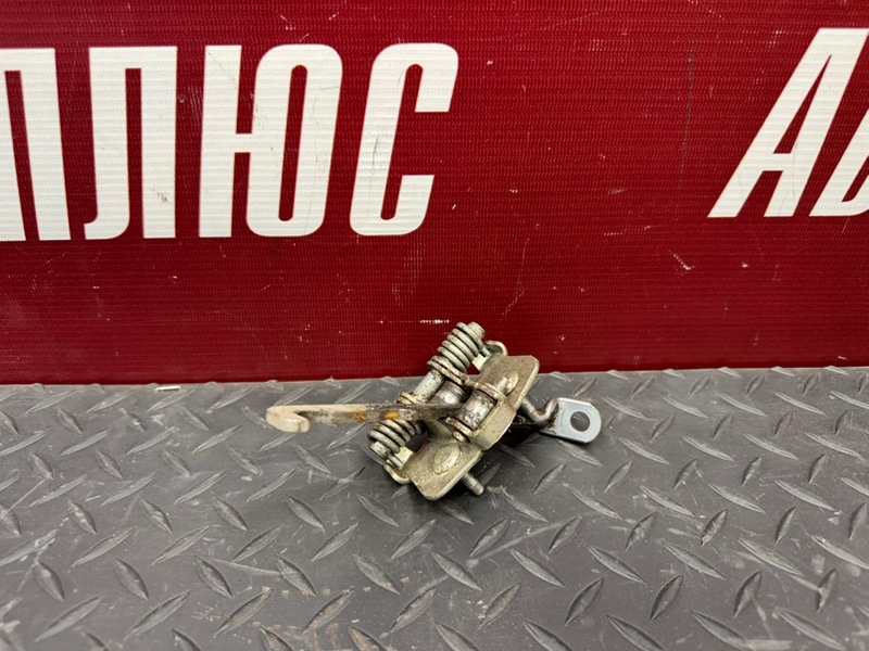 Ограничитель двери