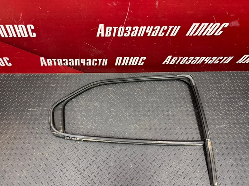 Уплотнитель стекла двери
