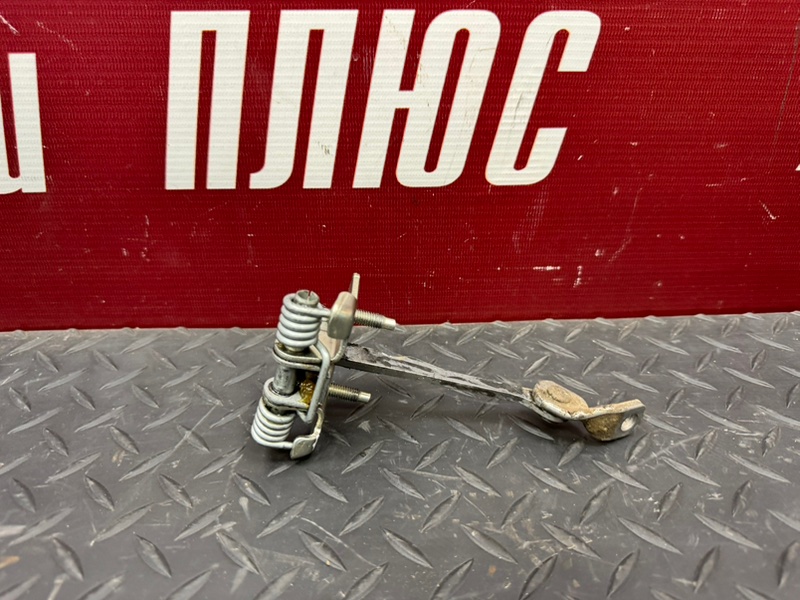 Ограничитель двери