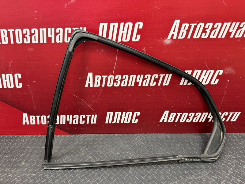 Уплотнитель стекла двери