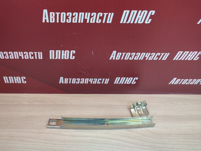 Направляющая стекла двери