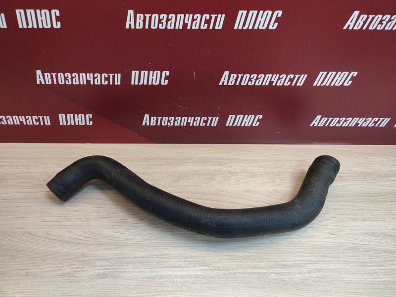 Верхний патрубок радиатора