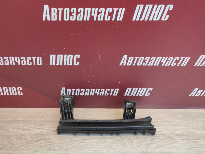 Направляющая стекла двери
