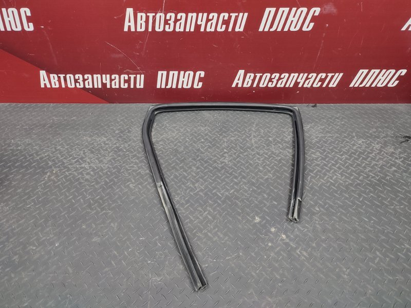 Уплотнитель стекла двери